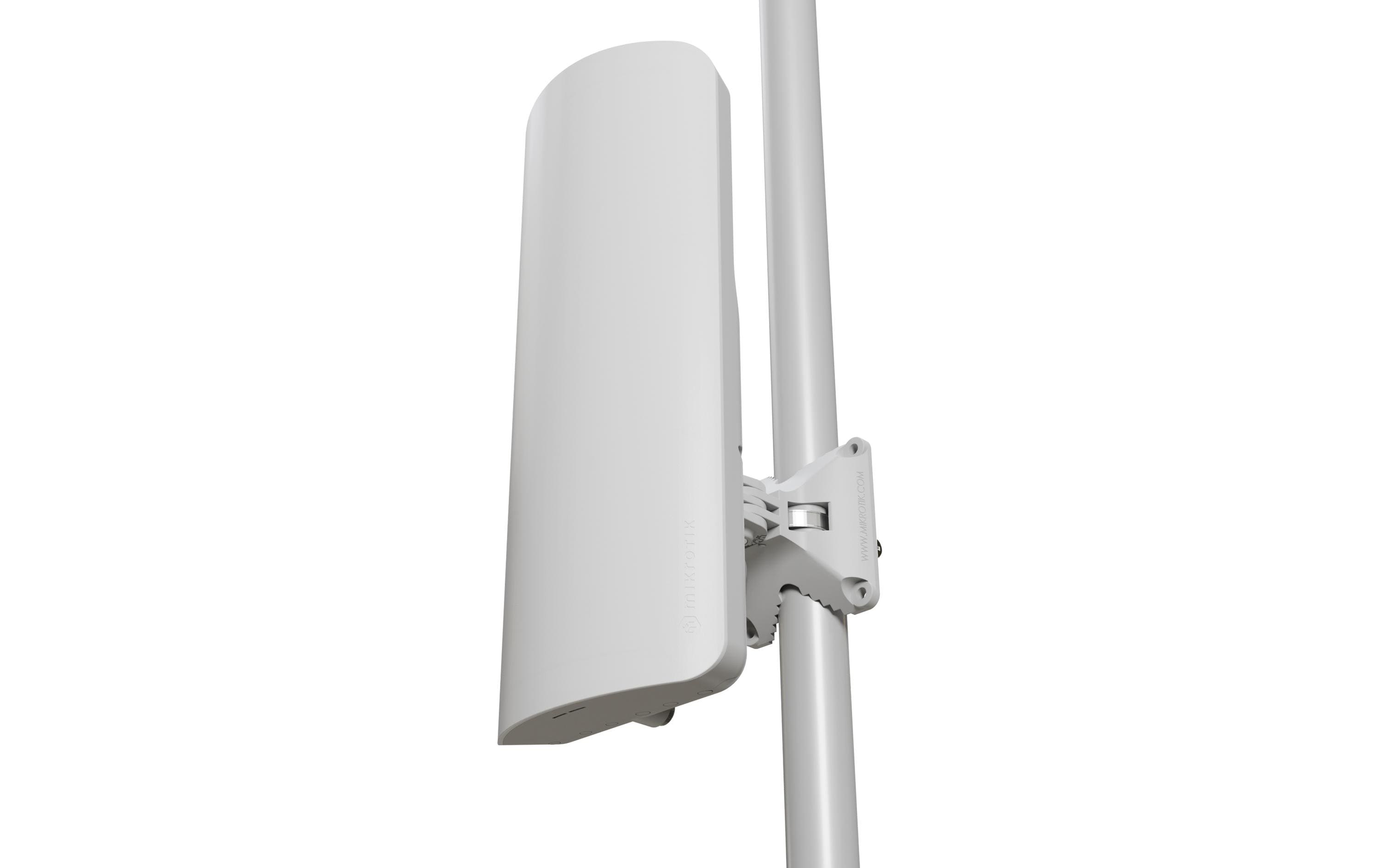 MikroTik L22UGS-5HaxD2HaxD-15S mANTBox
