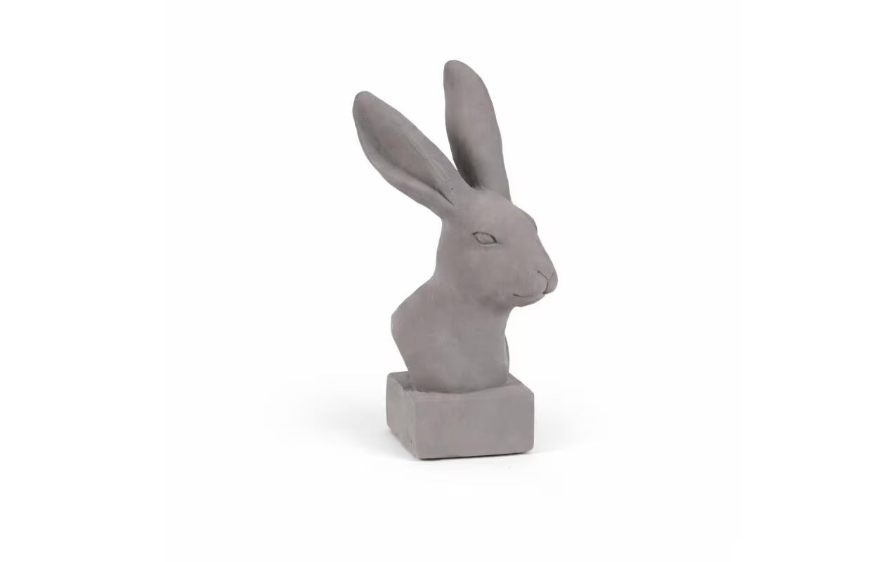 Chalet Poly Hase Earl Roy auf Sockel